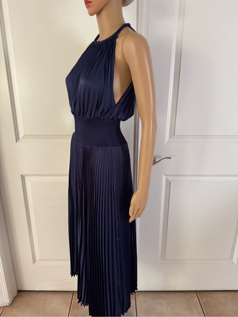 A.L.C. Renzo II Satin Pleated Dress. Size 6. MSRP $595 - Picture 10 of 17